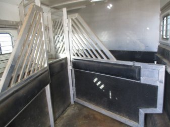 Used 2005 Bloomer 4 Horse Horse Trailer 4 horse