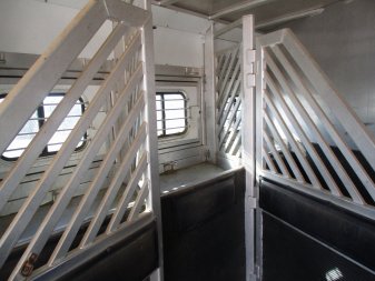 Used 2005 Bloomer 4 Horse Horse Trailer 4 horse