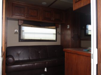 Used 2005 Bloomer 4 Horse Horse Trailer 4 horse