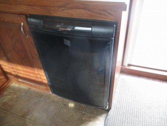 Used 2005 Bloomer 4 Horse Horse Trailer 4 horse