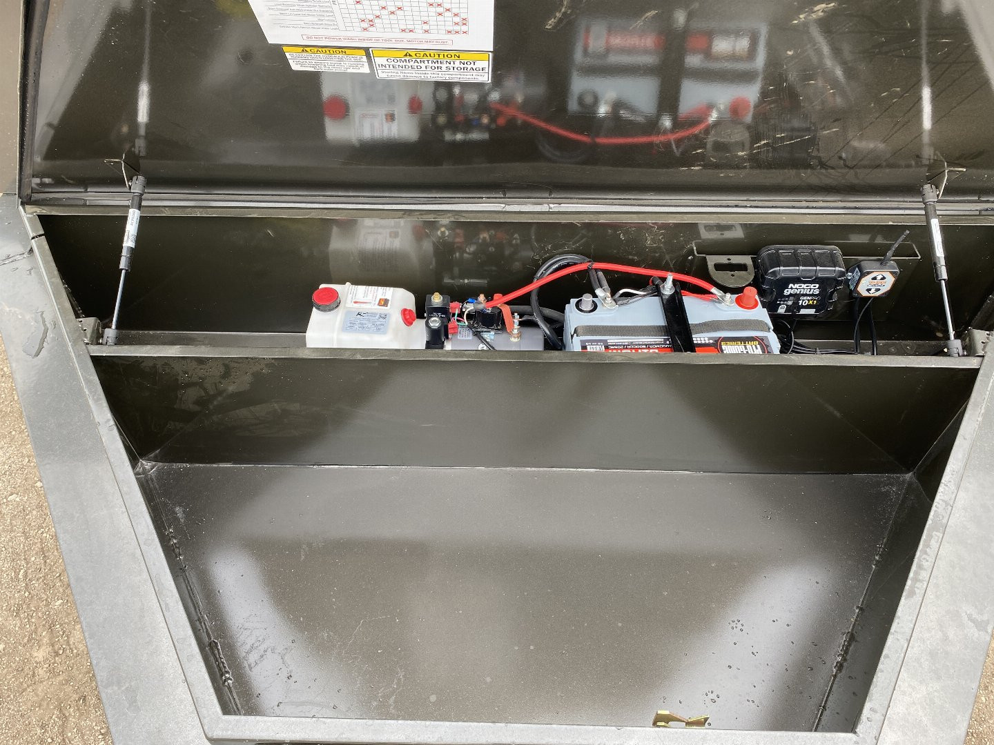 New 2025 MAXXD 83x16 Dump Trailer