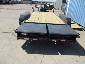 New 2024 Titan Trailer LO GLIDE Flatbed Trailer 82 X 17