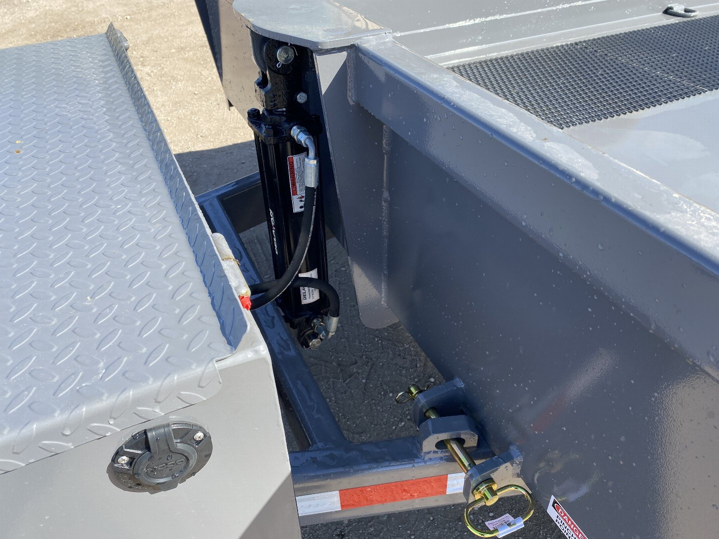 New 2025 Midsota SL Tilt Trailer 79.5"x20'