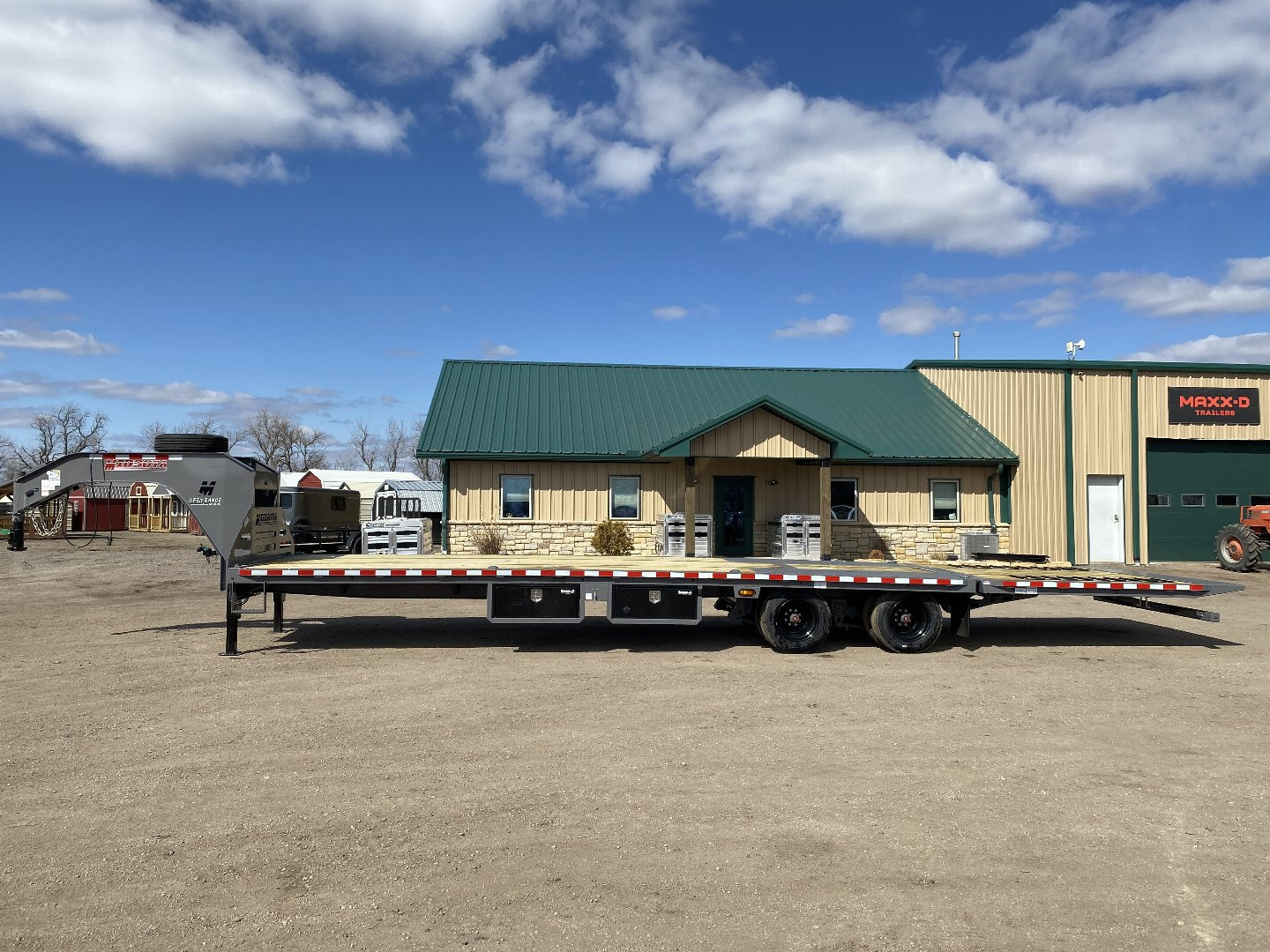 New 2025 Midsota 102x36 Flatbed Trailer Hydraulic Dovetail