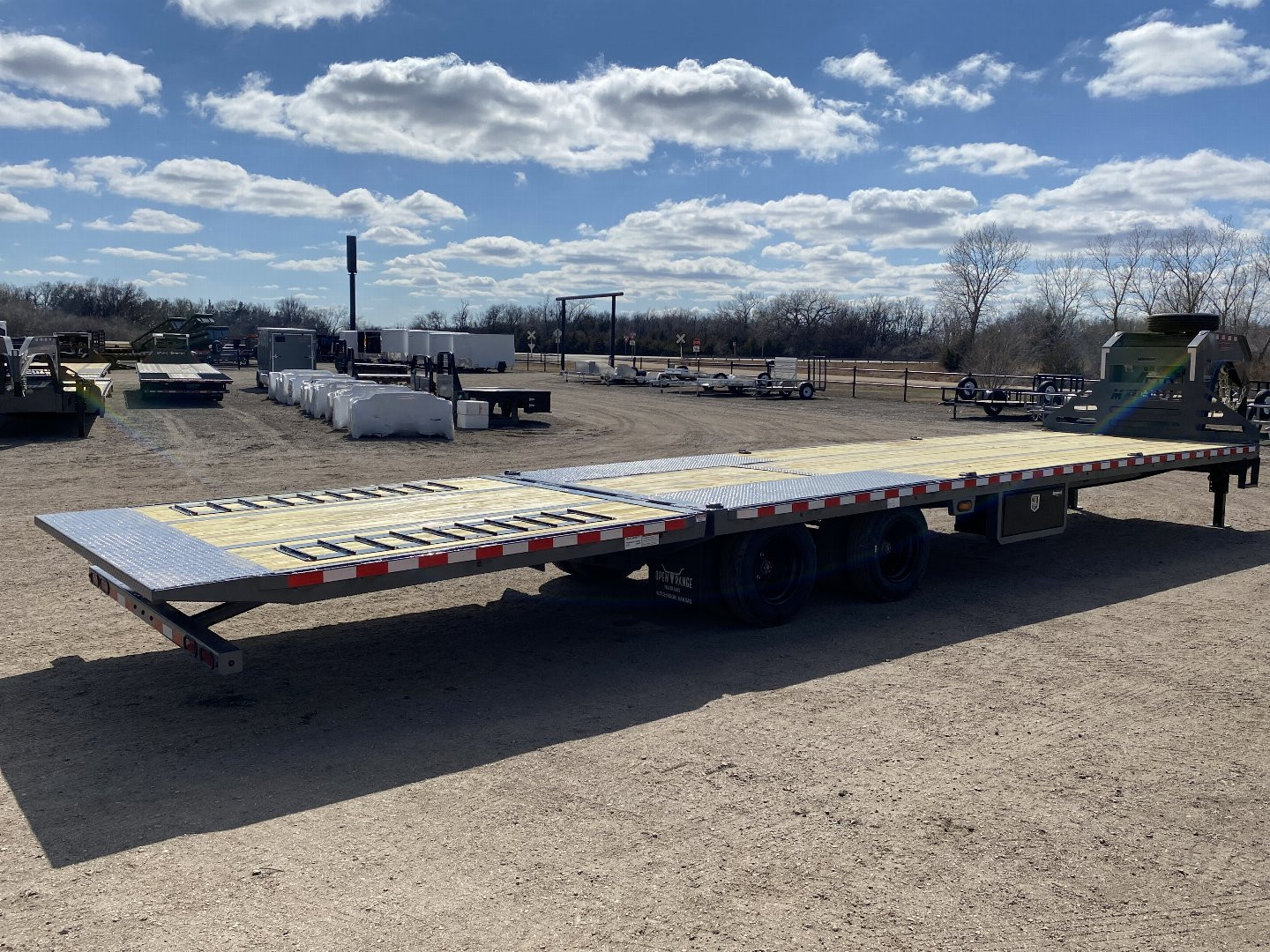 New 2025 Midsota 102x36 Flatbed Trailer Hydraulic Dovetail