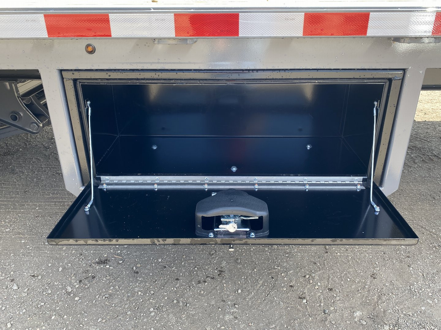 New 2025 Midsota 102x36 Flatbed Trailer Hydraulic Dovetail