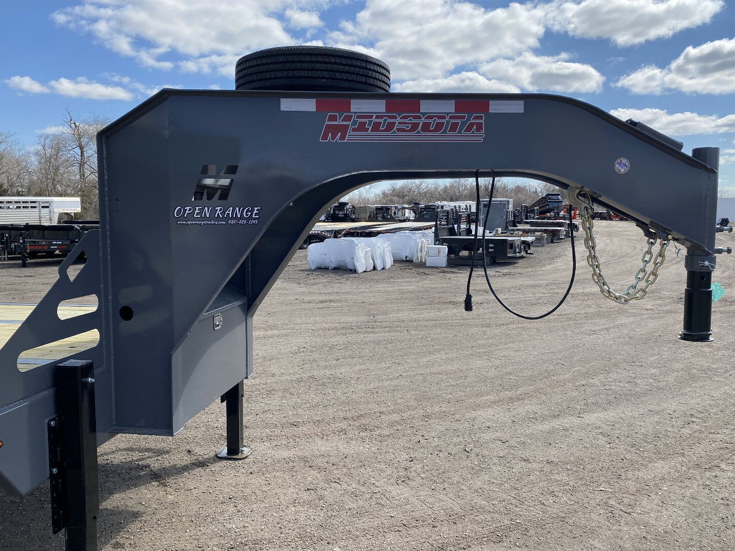 New 2025 Midsota 102x36 Flatbed Trailer Hydraulic Dovetail