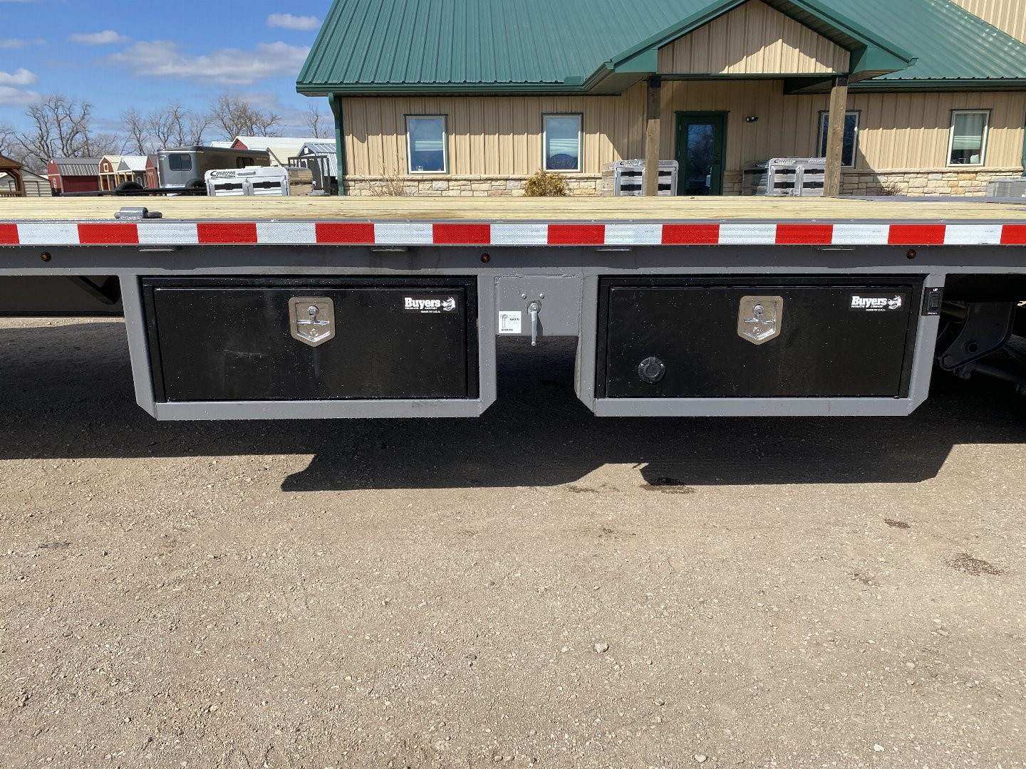 New 2025 Midsota 102x36 Flatbed Trailer Hydraulic Dovetail