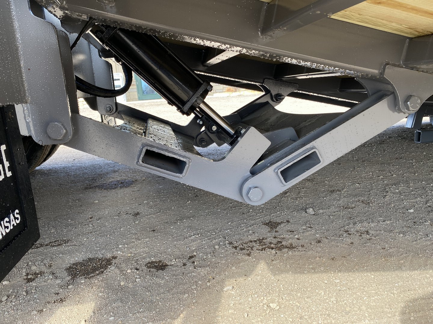 New 2025 Midsota 102x36 Flatbed Trailer Hydraulic Dovetail