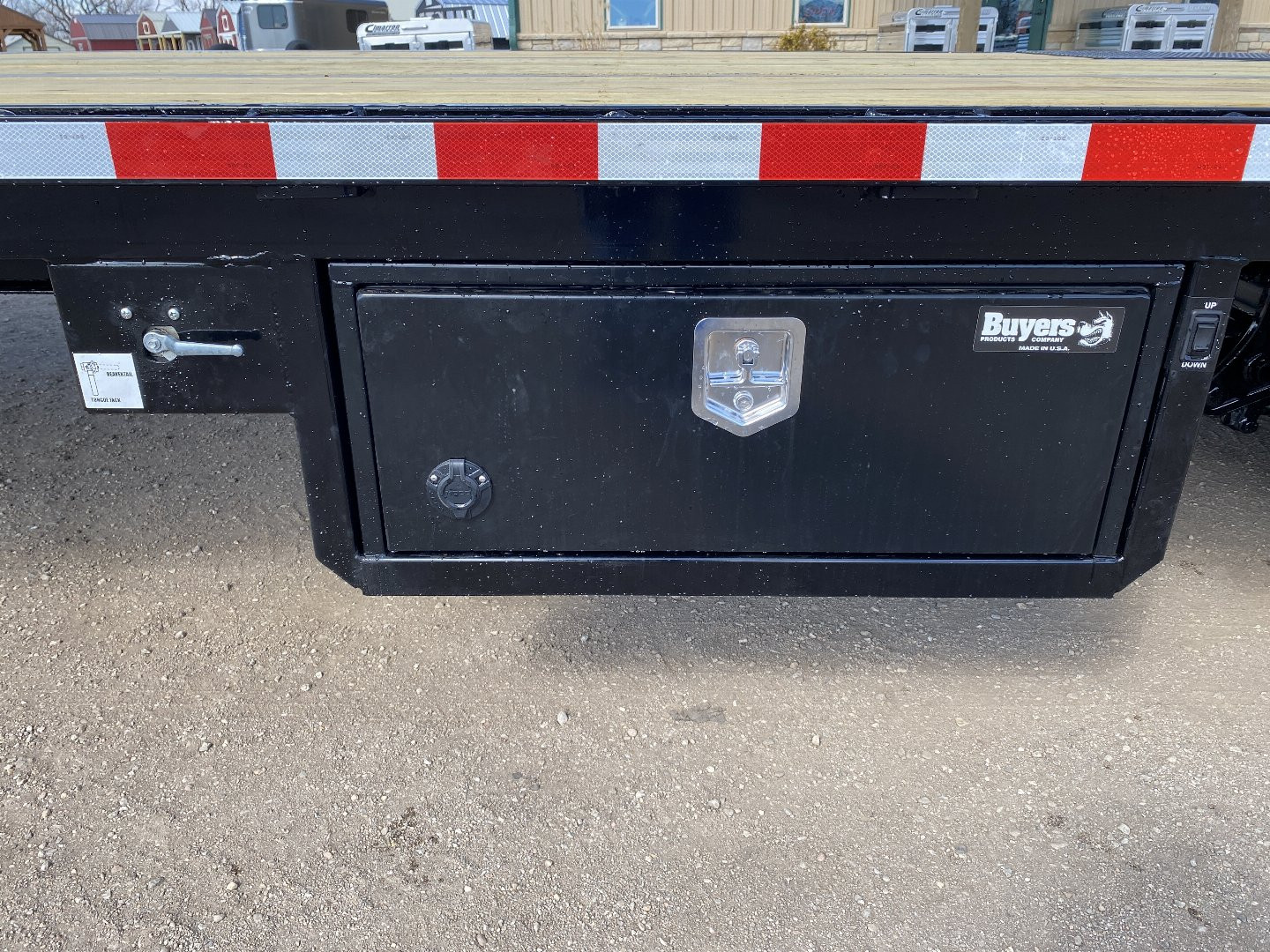New 2025 Midsota 102x32 Flatbed Trailer Hydraulic Dovetail