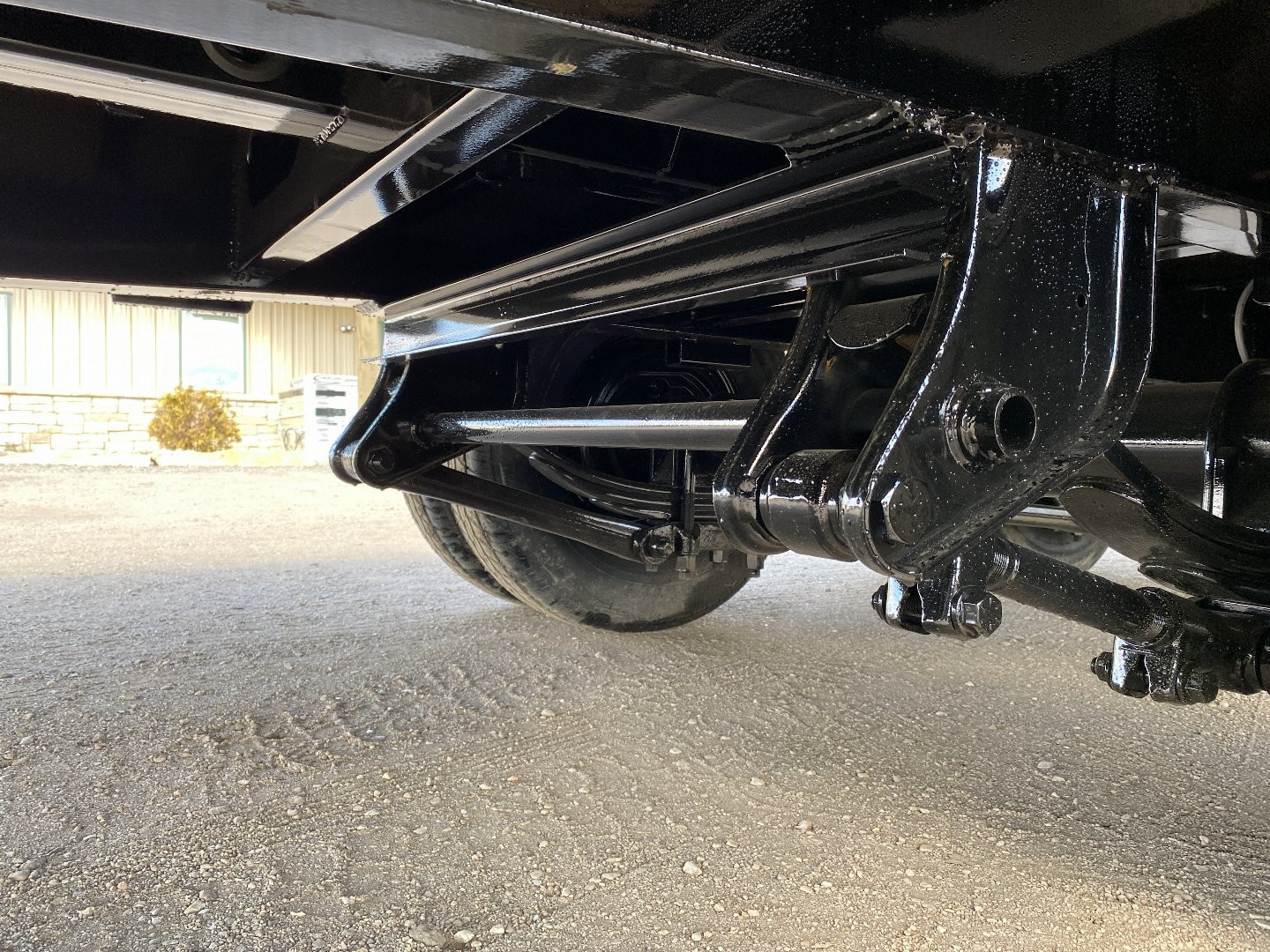 New 2025 Midsota 102x32 Flatbed Trailer Hydraulic Dovetail