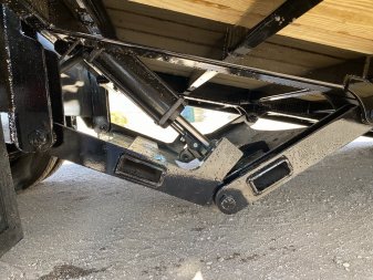 New 2025 Midsota 102x32 Flatbed Trailer Hydraulic Dovetail