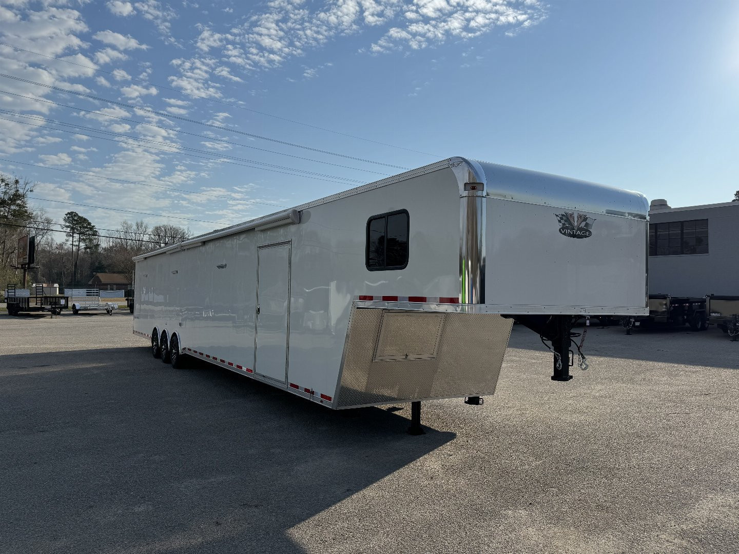 New 2025 Vintage Trailers 8.5x52 Gooseneck Car / Racing Trailer