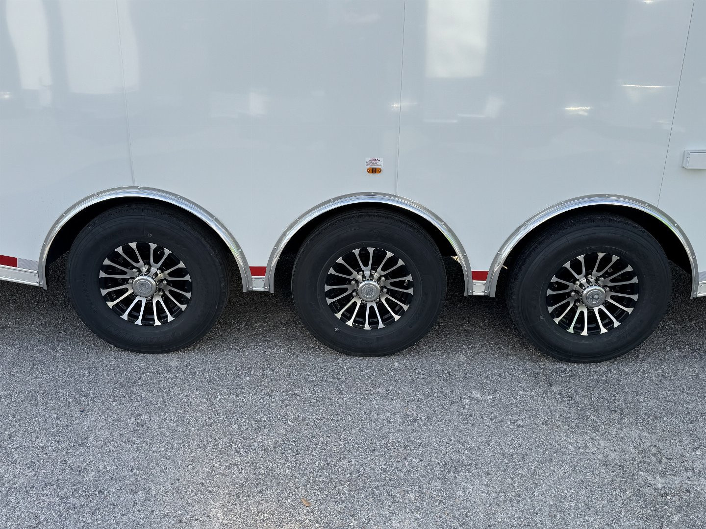 New 2025 Vintage Trailers 8.5x52 Gooseneck Car / Racing Trailer