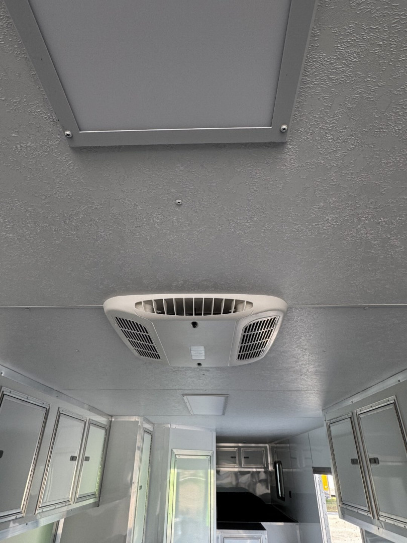 New 2025 Vintage Trailers 8.5x52 Gooseneck Car / Racing Trailer