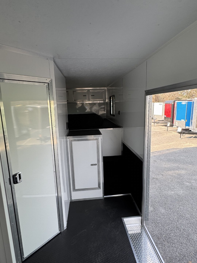 New 2025 Vintage Trailers 8.5x52 Gooseneck Car / Racing Trailer