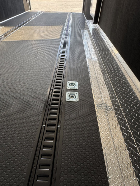 New 2025 Vintage Trailers 8.5x52 Gooseneck Car / Racing Trailer