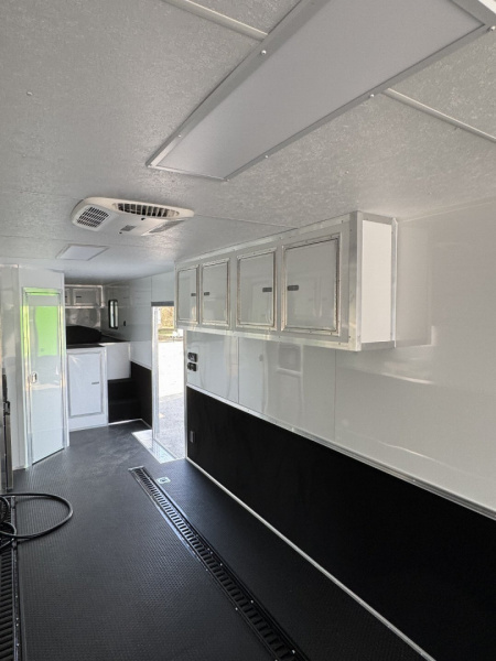 New 2025 Vintage Trailers 8.5x52 Gooseneck Car / Racing Trailer