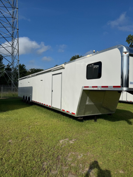 New 2025 Vintage Trailers 8.5x52 Gooseneck Car / Racing Trailer
