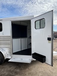 New 2025 Cimarron Trailers 2 Horse Norstar Horse Trailer
