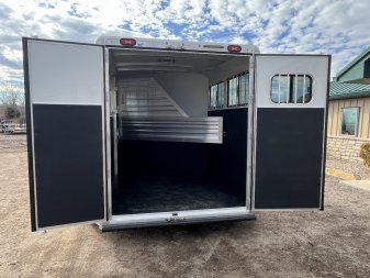 New 2025 Cimarron Trailers 2 Horse Norstar Horse Trailer