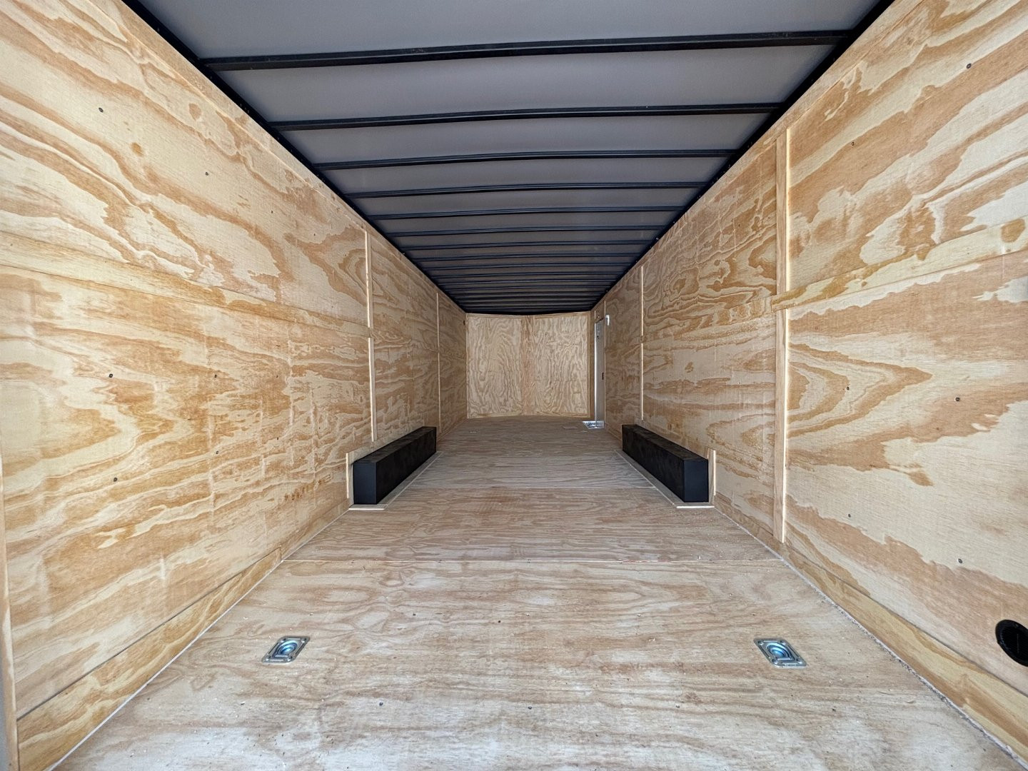 New 2025 SPARTAN 8.5X24 + 2ft V nose/ 7' Int Height/ .030 Exterior /Ext. Tongue / 9990gvw