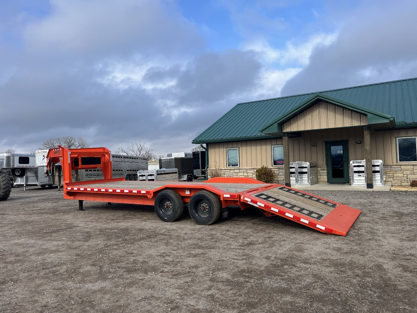 New 2024 Midsota STWB Equipment Trailer 7' Hydraulic Dovetail 26'