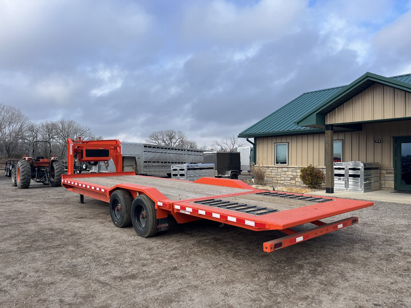 New 2024 Midsota STWB Equipment Trailer 7' Hydraulic Dovetail 26'