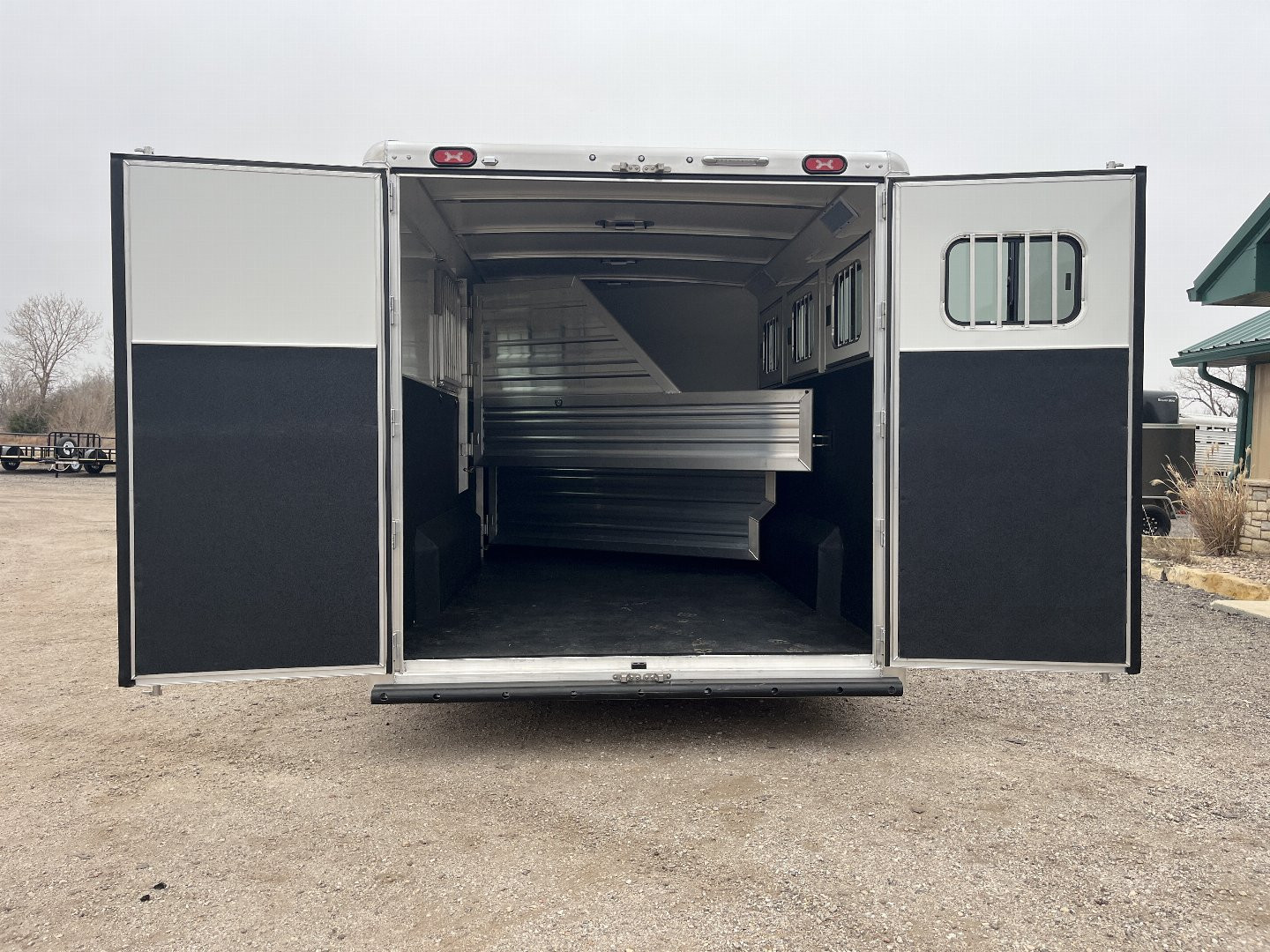 New 2025 Cimarron Trailers Norstar 3 Horse Trailer