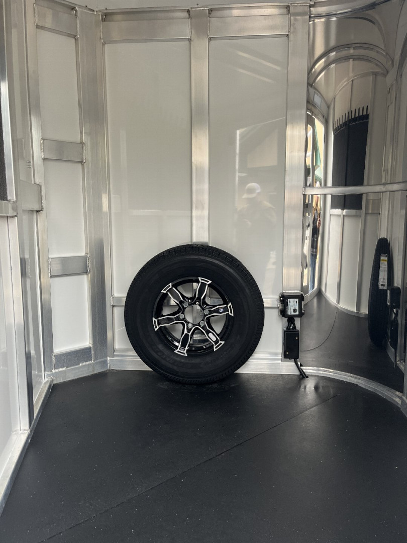 New 2025 Cimarron Trailers Norstar 3 Horse Trailer