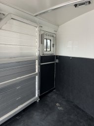 New 2025 Cimarron Trailers Norstar 3 Horse Trailer