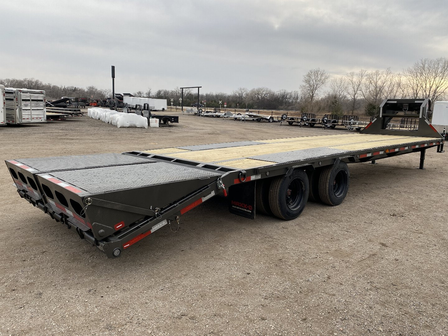 New 2025 MAXXD LDX Flatbed Trailer 102x32