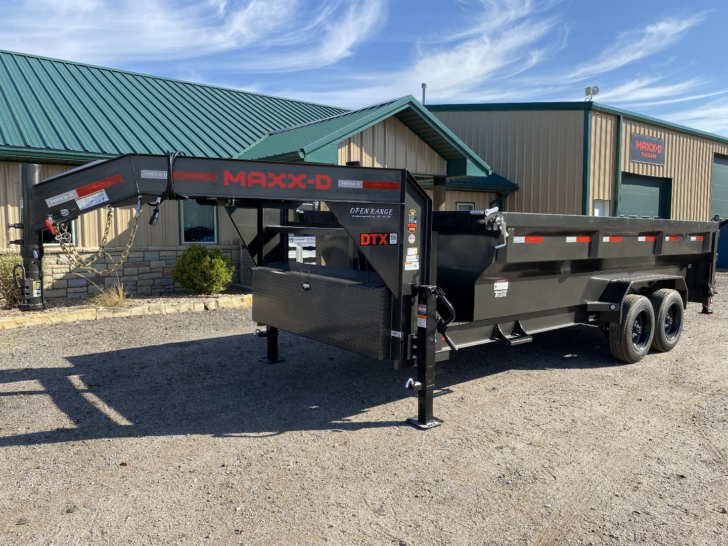 New 2025 MAXXD DTX Dump Trailer 83x16 GN