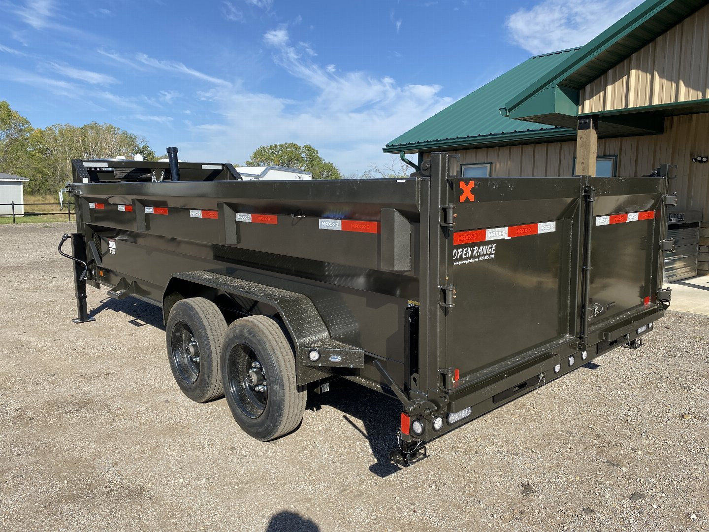 New 2025 MAXXD DTX Dump Trailer 83x16 GN