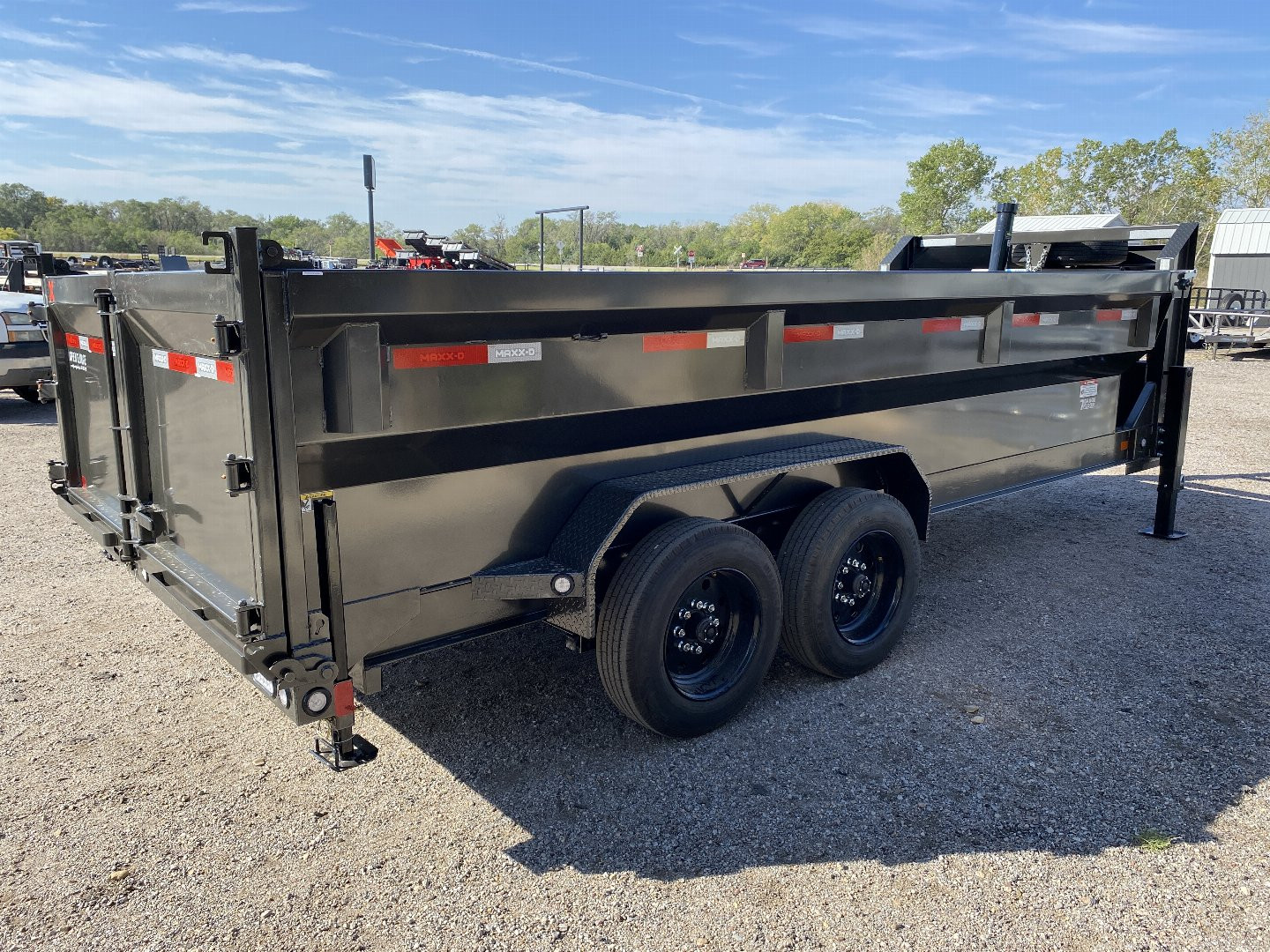 New 2025 MAXXD DTX Dump Trailer 83x16 GN