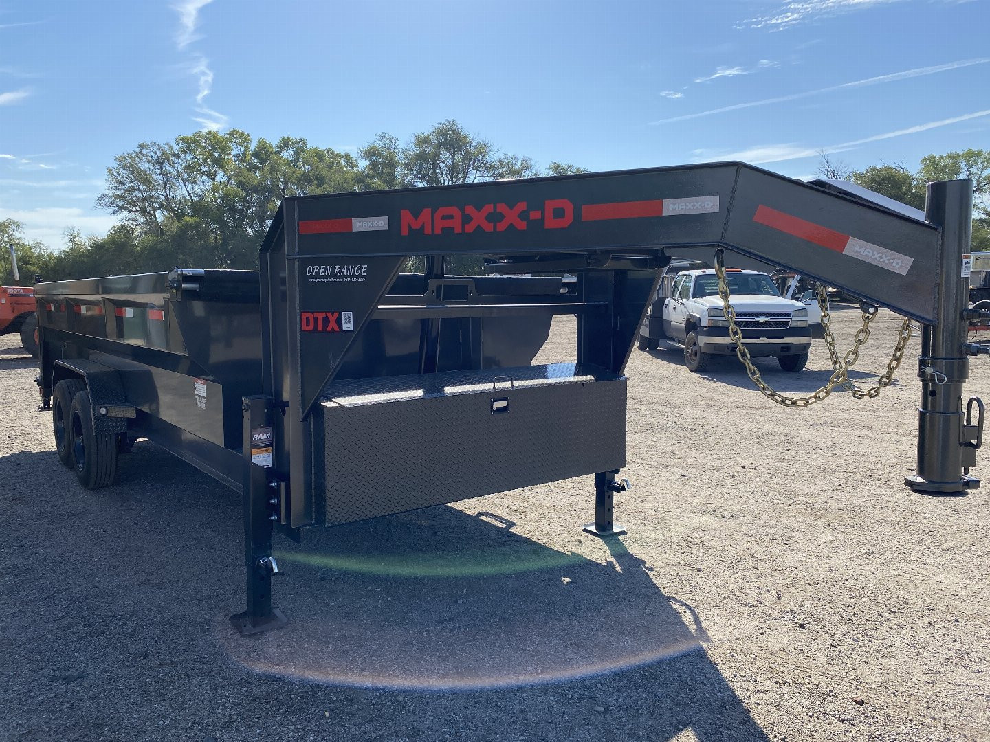 New 2025 MAXXD DTX Dump Trailer 83x16 GN