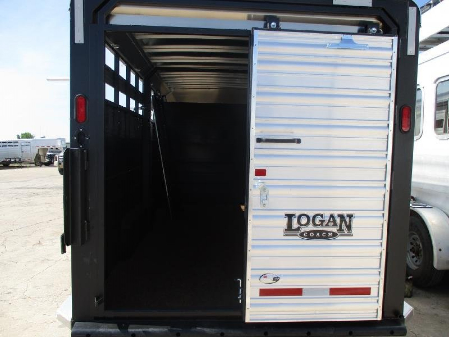New 2023 Logan Coach Stock Combo Stock / Stock Combo Trailer