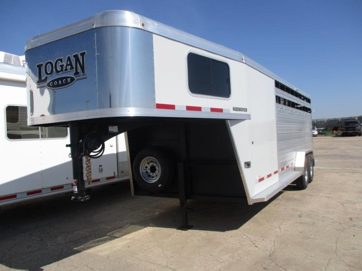 New 2023 Logan Coach Stock Combo Stock / Stock Combo Trailer