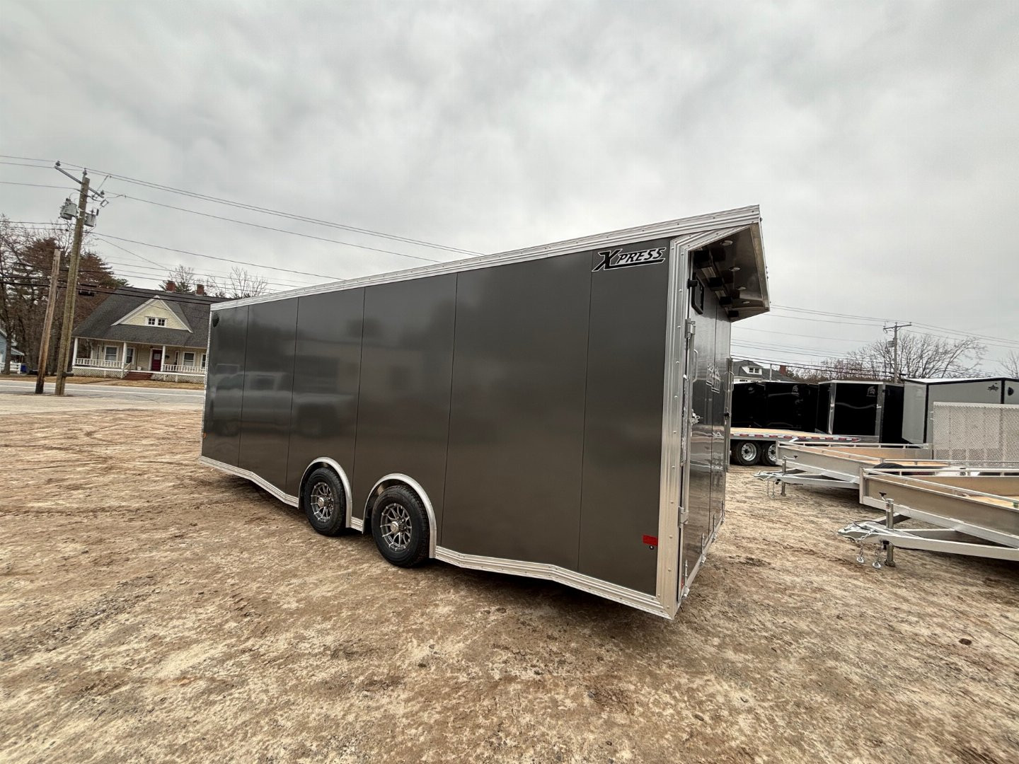 New 2025 High Country 8.5x22+3ft V-Nose - Aluminum trailer/7' interior height/ Spread Torsion/ ext. tongue/ 9990gvw