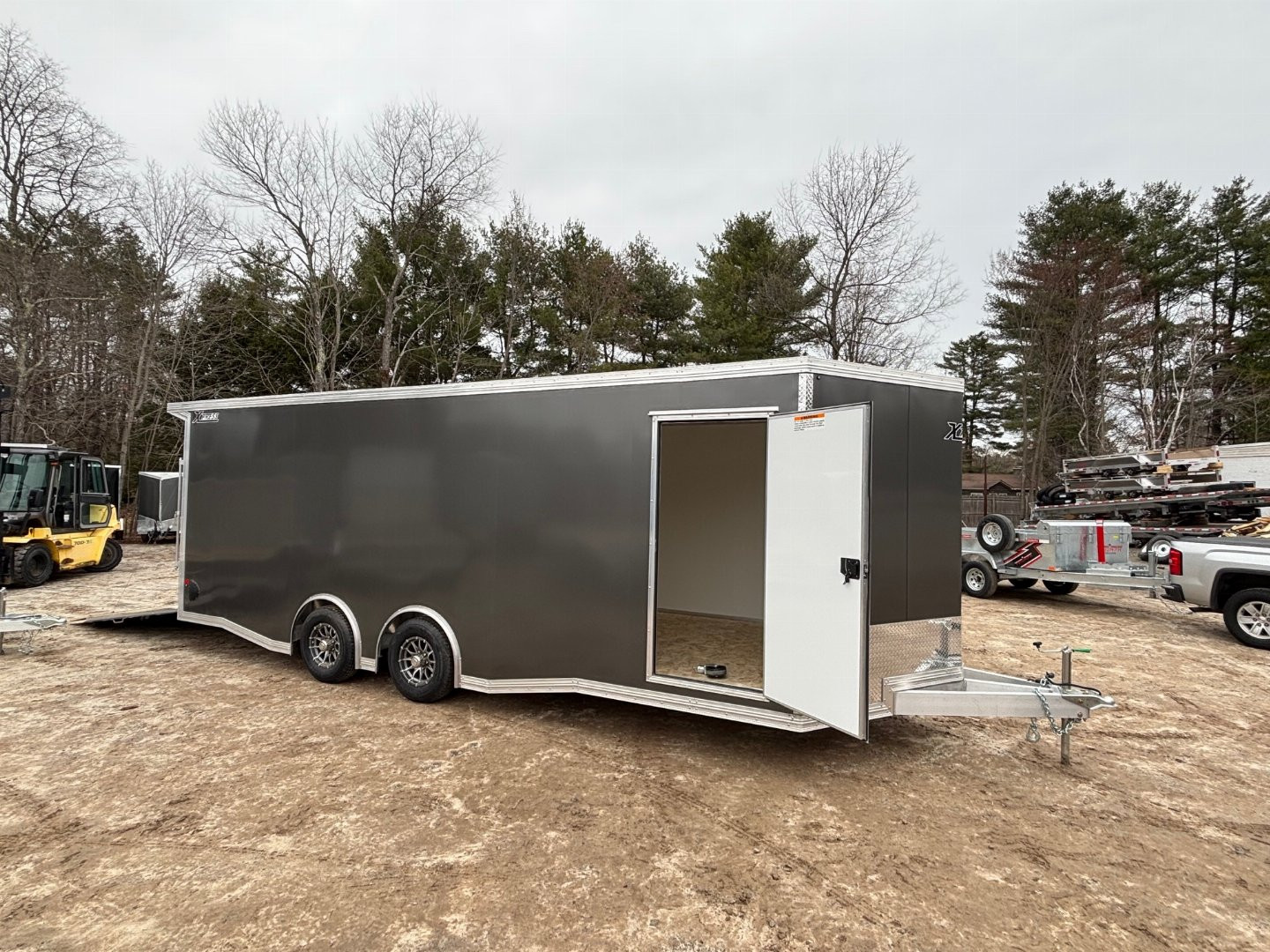 New 2025 High Country 8.5x22+3ft V-Nose - Aluminum trailer/7' interior height/ Spread Torsion/ ext. tongue/ 9990gvw