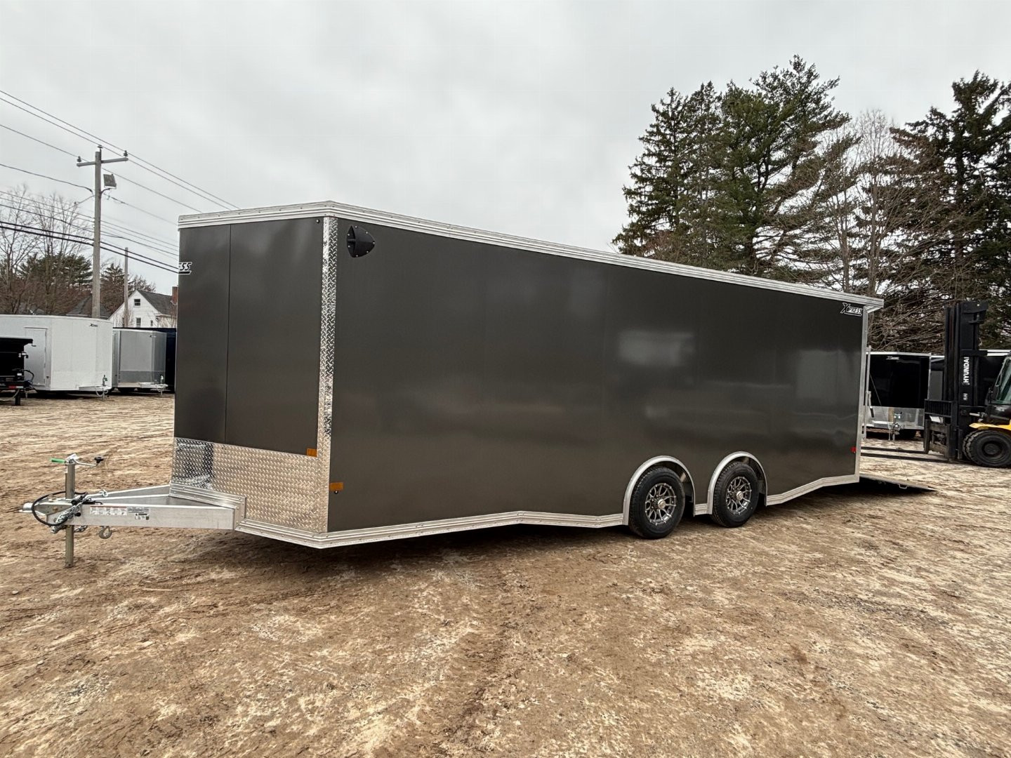 New 2025 High Country 8.5x22+3ft V-Nose - Aluminum trailer/7' interior height/ Spread Torsion/ ext. tongue/ 9990gvw
