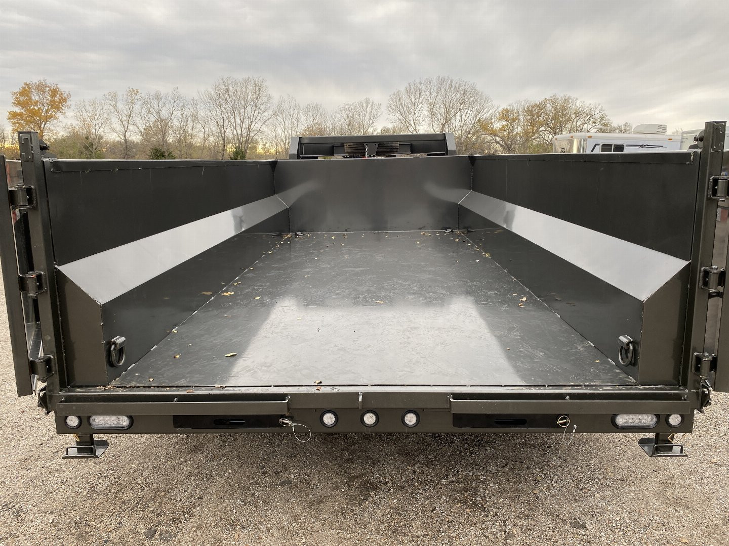 New 2025 MAXXD DJX Dump Trailer 83x16 GN
