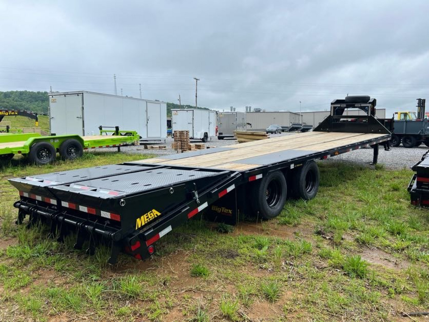 New 2025 Big Tex Trailers 22GN-25+5 MEGA Equipment Trailer