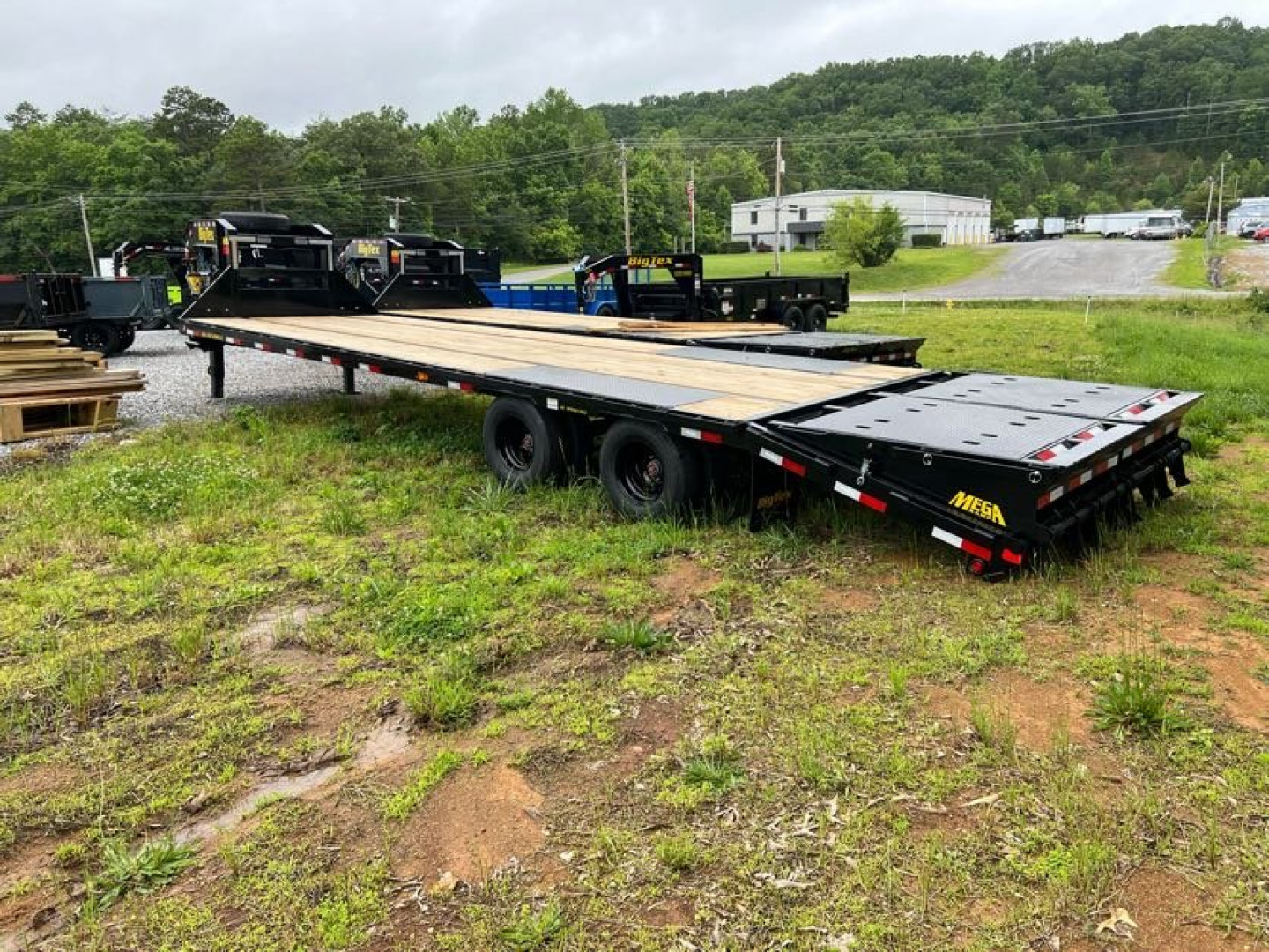 New 2025 Big Tex Trailers 22GN-25+5 MEGA Equipment Trailer