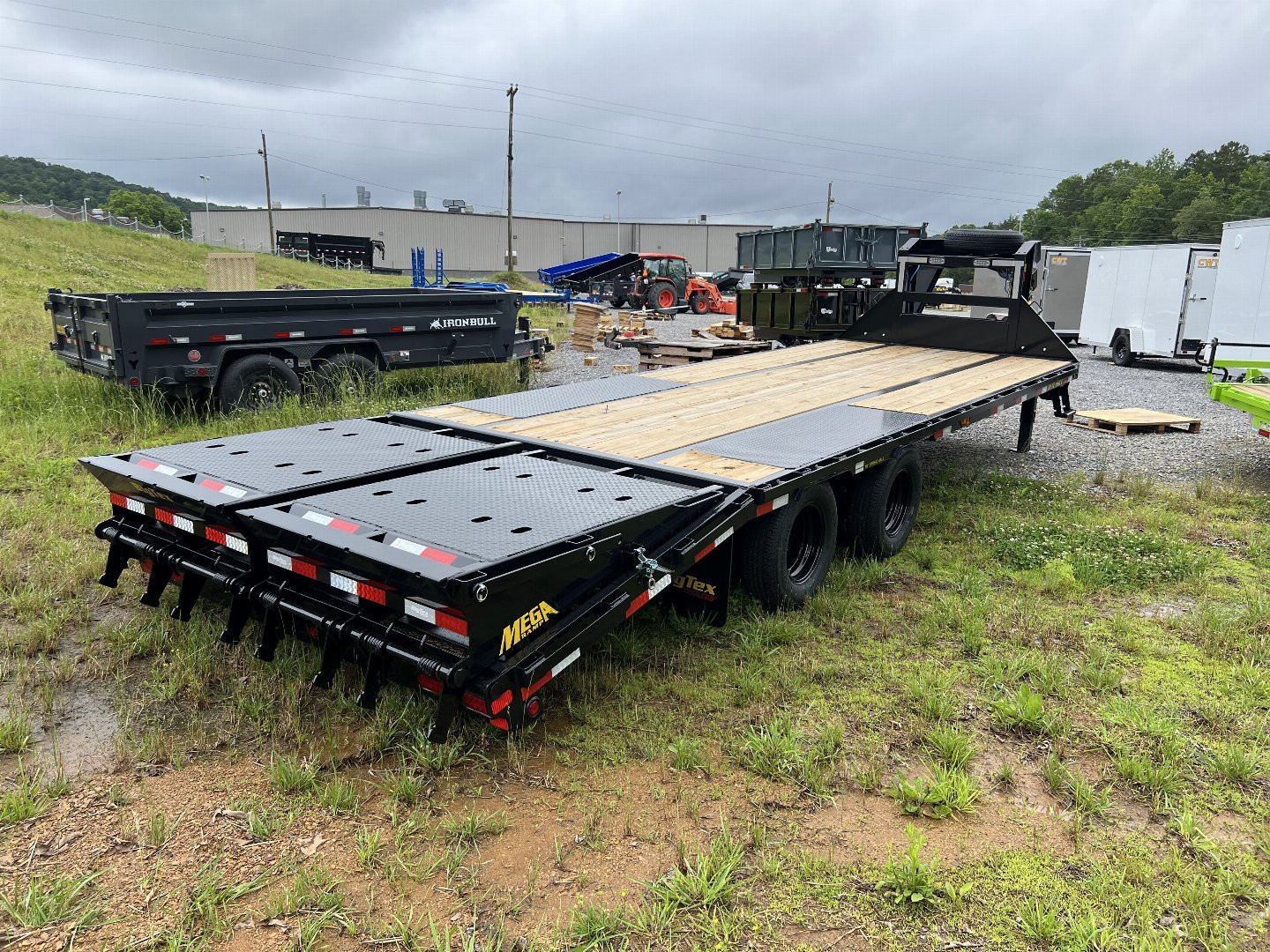 New 2025 Big Tex Trailers 22GN-20+5 MEGA Equipment Trailer