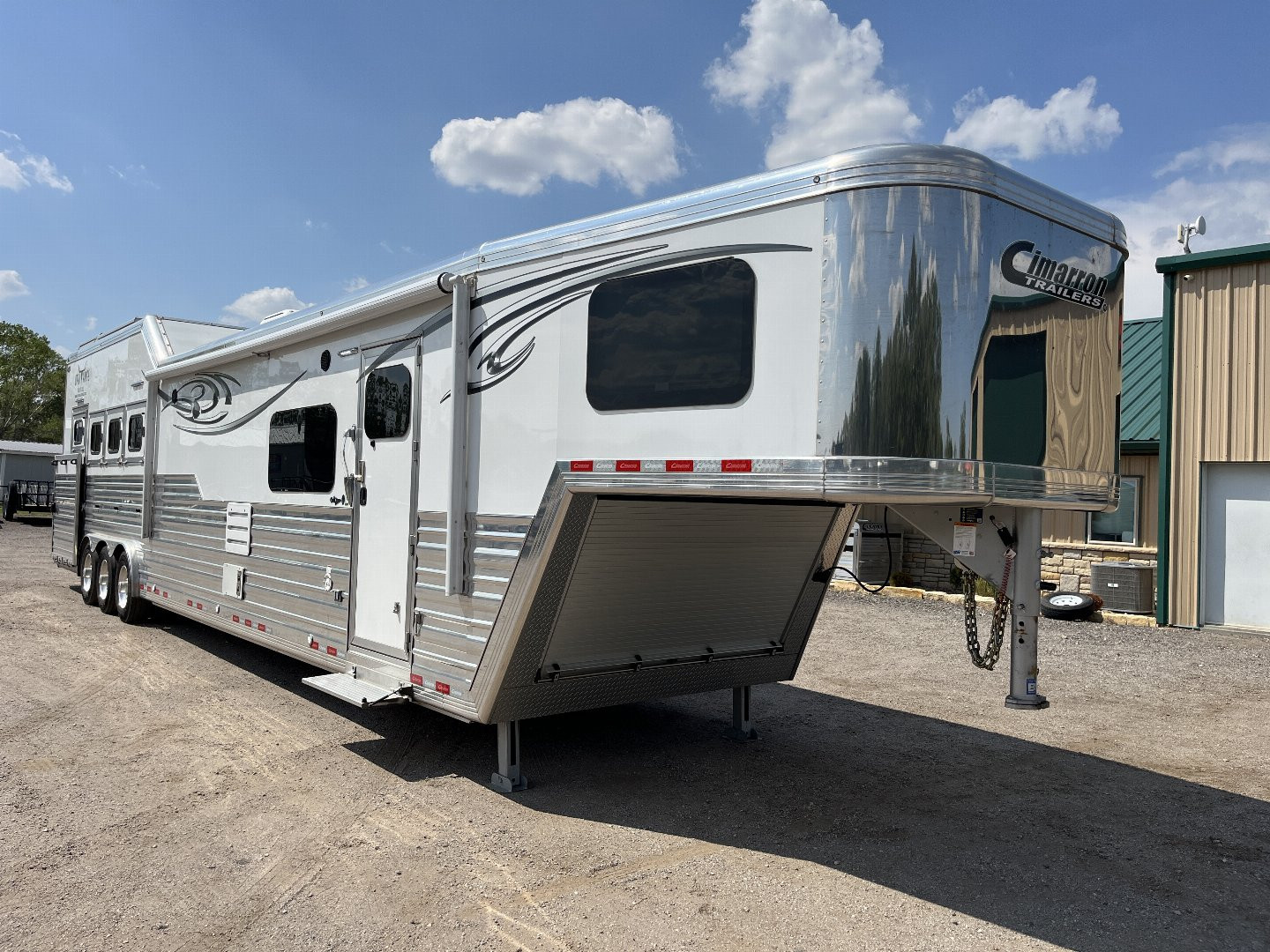 Used 2022 Cimarron 4 Horse Norstar Living Quarters Horse Trailer