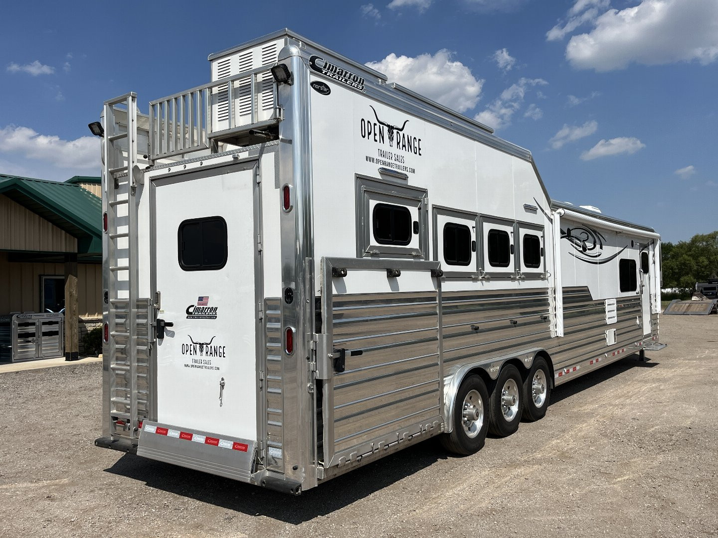 Used 2022 Cimarron 4 Horse Norstar Living Quarters Horse Trailer