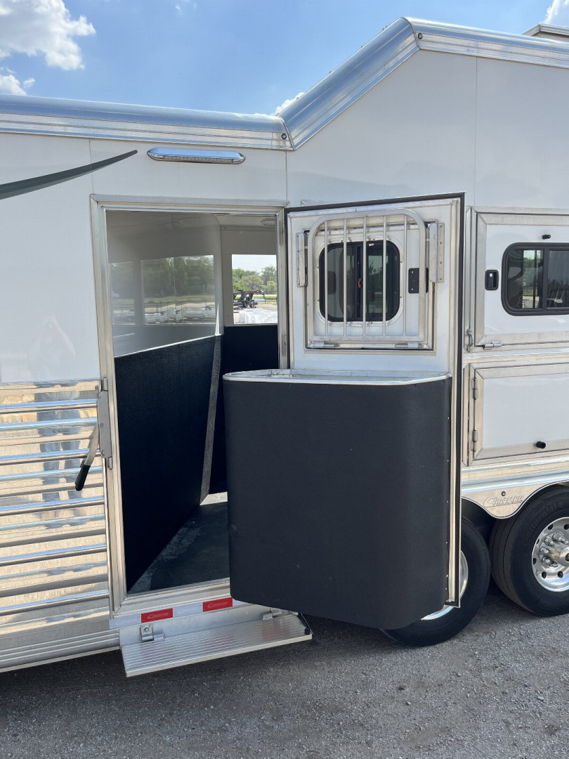 Used 2022 Cimarron 4 Horse Norstar Living Quarters Horse Trailer