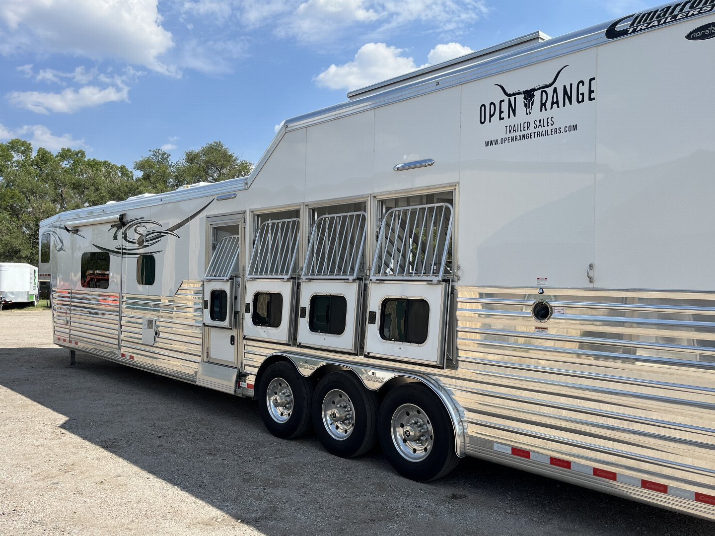 Used 2022 Cimarron 4 Horse Norstar Living Quarters Horse Trailer