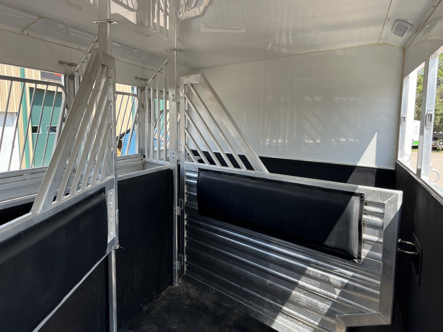 Used 2022 Cimarron 4 Horse Norstar Living Quarters Horse Trailer